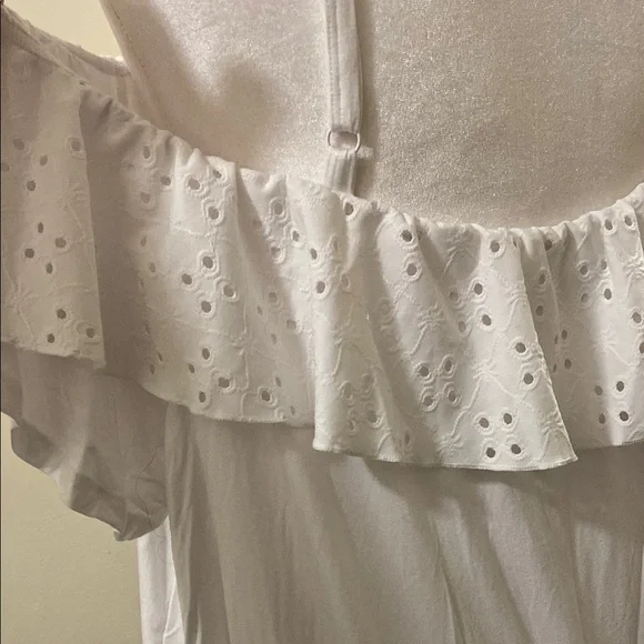 Torrid White Flutter Sleeve Ruffled Blouse - Picture 5 of 7